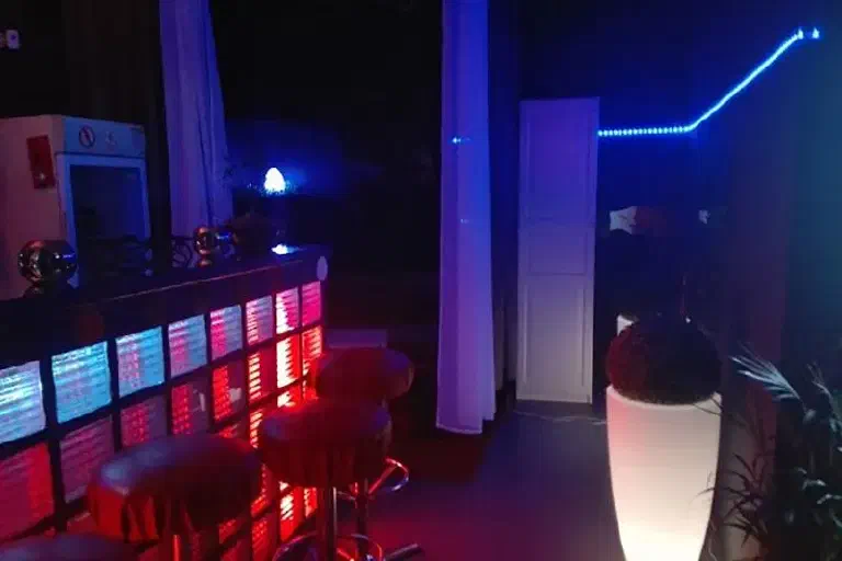 BAR À CHAMPAGNE LIBERTINE ET COQUINE (Maison Close Namur)