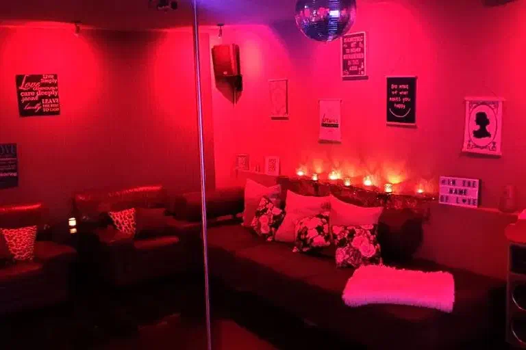 BLUE LAGOON CLUB (Maison Close Tournai)