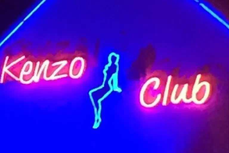 KENZO CLUB – Maison Close Saint-Trond – photo 1